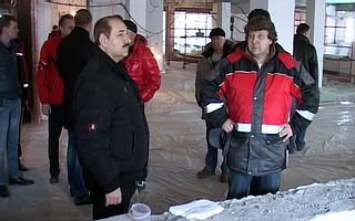 Заместитель префекта Фазиль Измайлов проверил проблемные строительные объекты округа