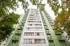 Петр Бирюков: Более 550 фасадов жилых домов обновили в Москве с начала года