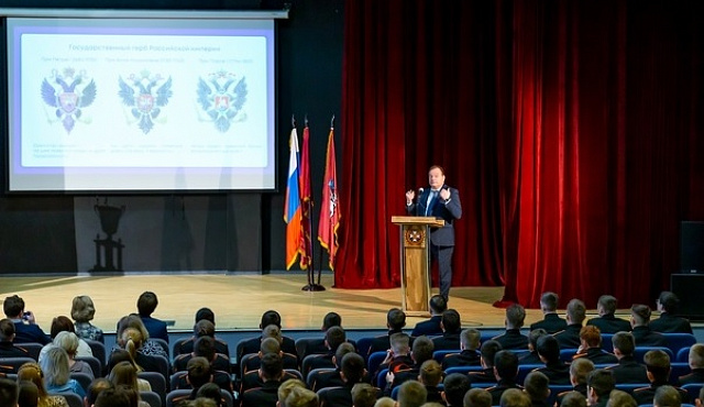 Александр Молотков провел урок истории для кадетов 1-го МКК в САО